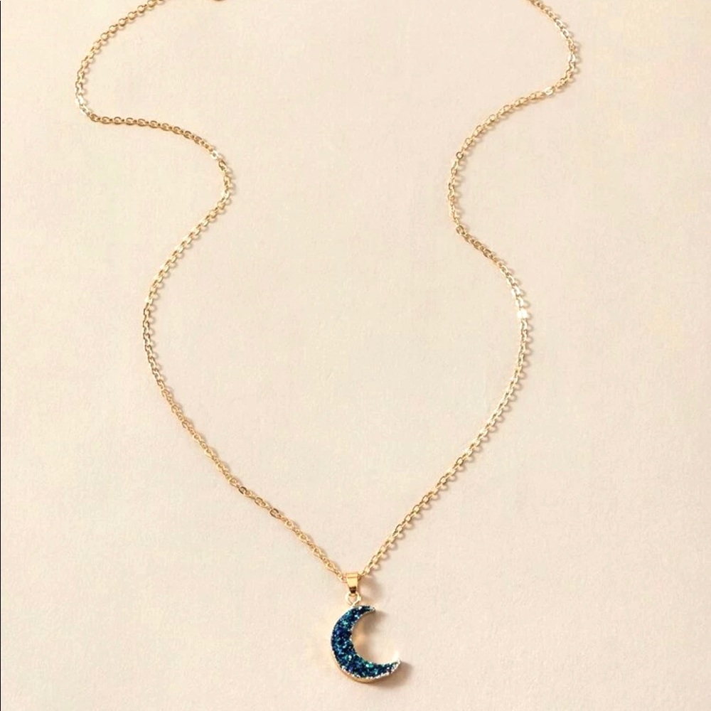 ✨Moon Charm Pendant✨ - Picture 3 of 7
